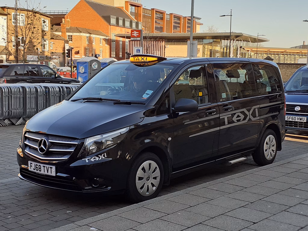 What is a Mercedes-Benz 250 (W114) saloon?