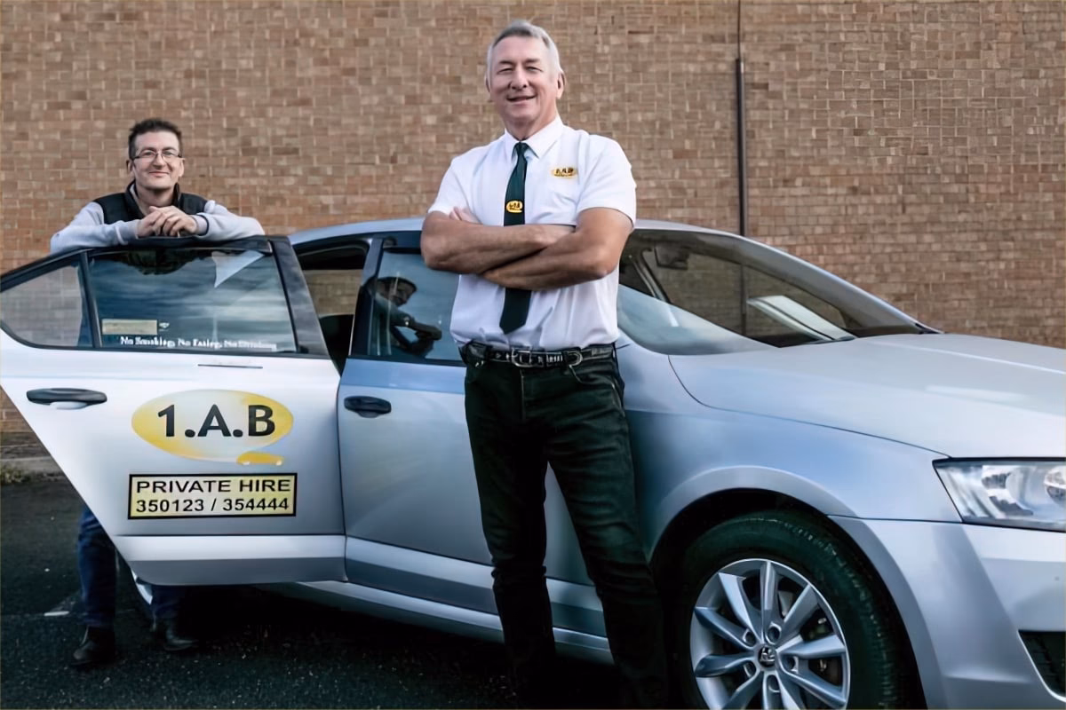 Does A1 taxis accept card & contactless payment in the car?