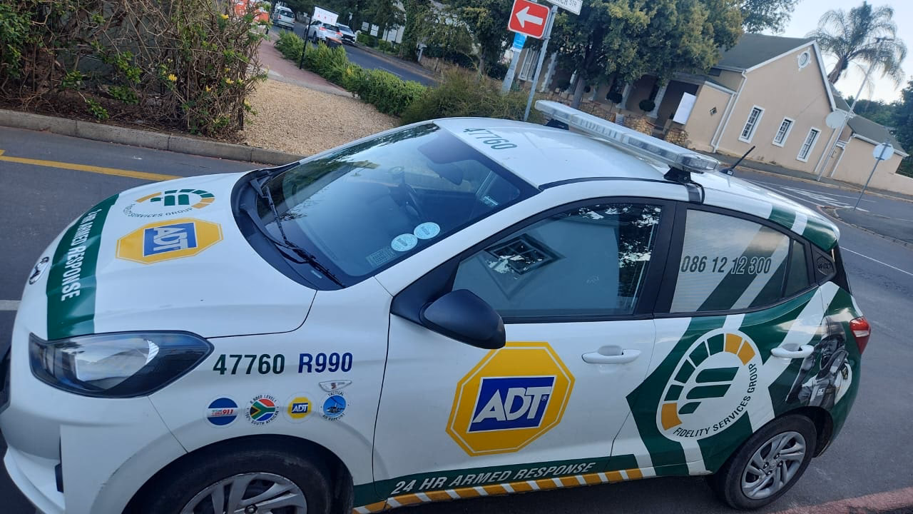 Where can I get a taxi from Cape Town International to Paarl?