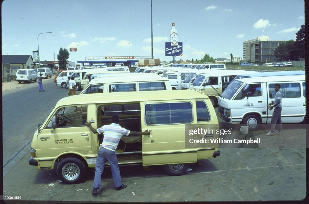 Where is Three Cliffs Bay?