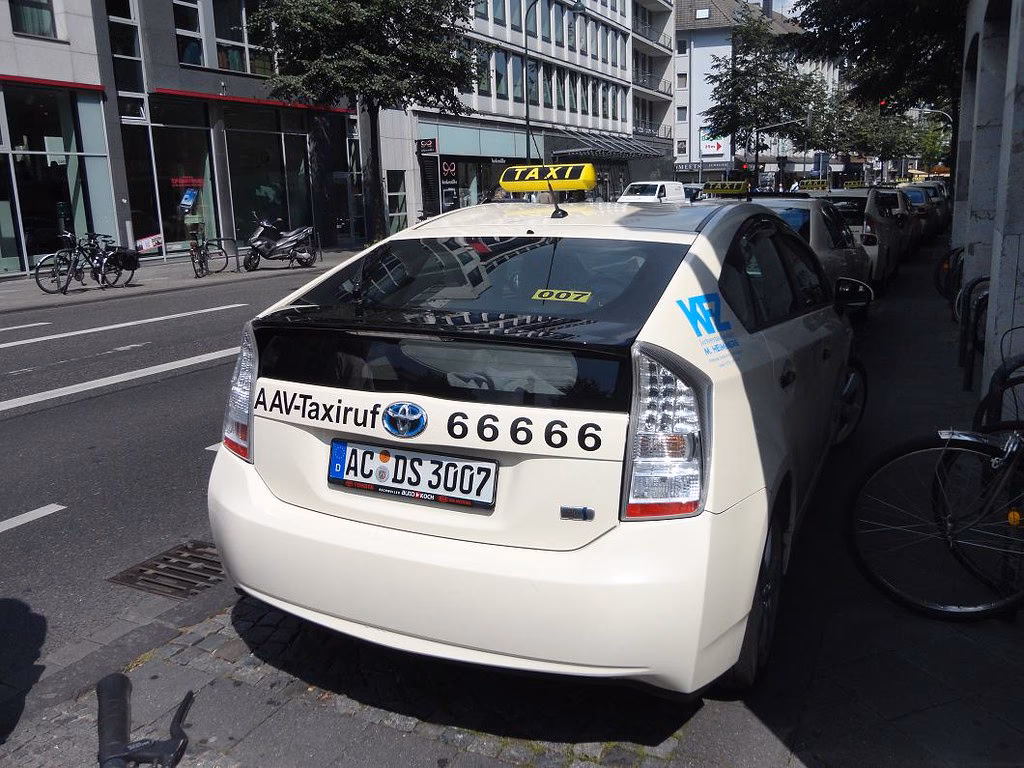 Who are Redditch taxis?