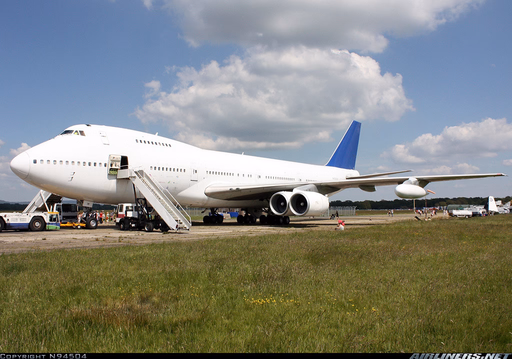 Do multi engine jets shut off while taxiing?