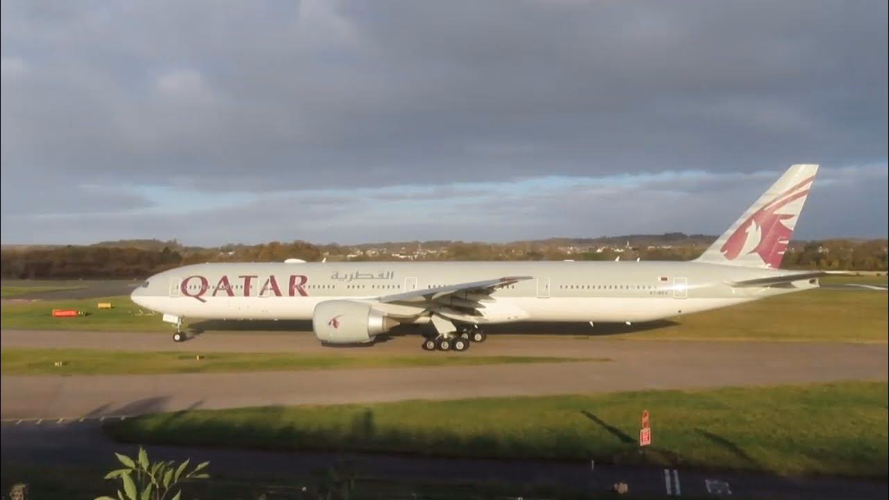 Are there black cabs at Edinburgh Airport?