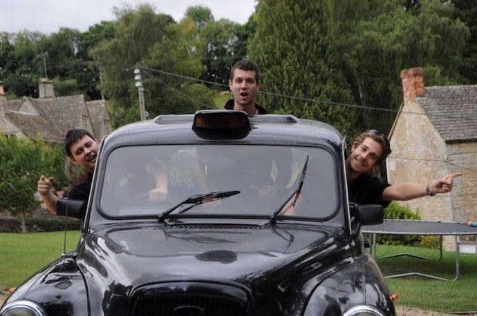 How much is a bus ticket from Reading to Victoria?