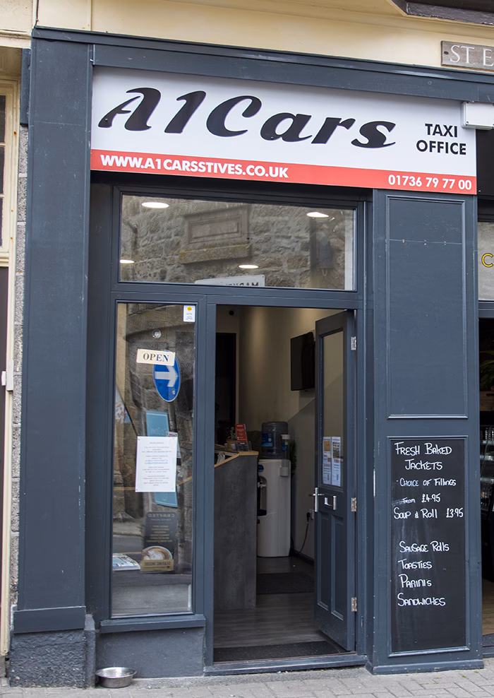 Who is St Ives taxis?