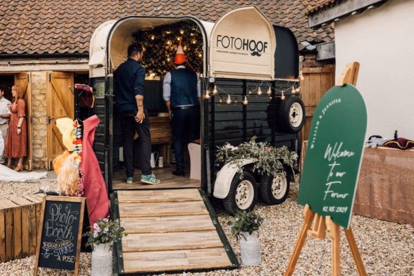 Who are Abbey weddings?