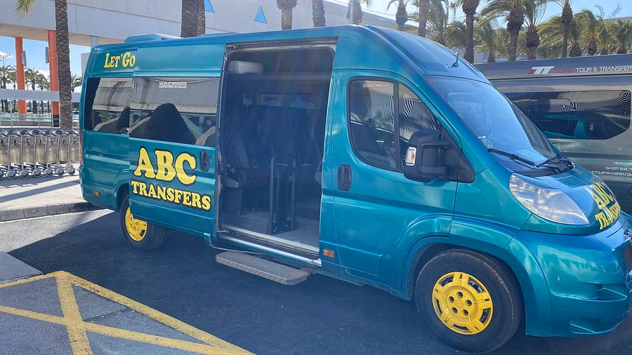 How to get to Parada Pinos Santa Ponsa?