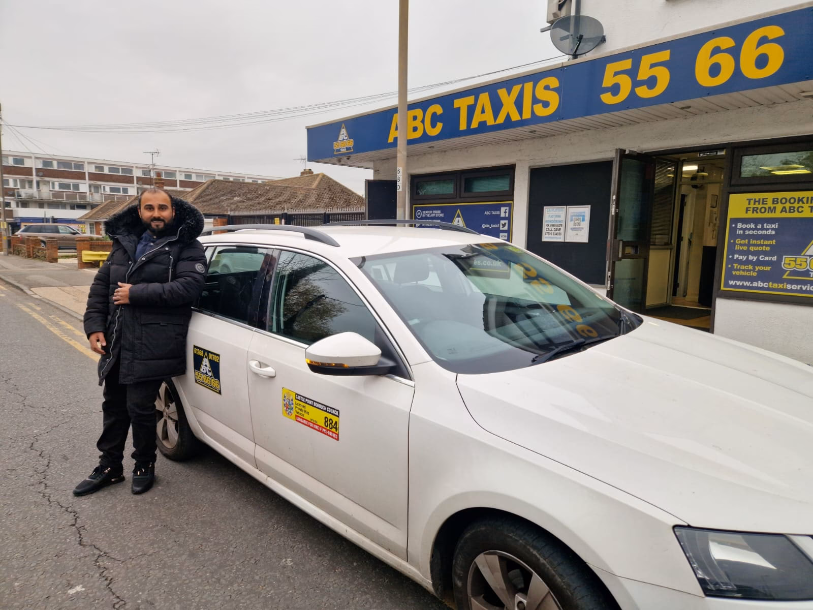 How to book a taxi in Benfleet?