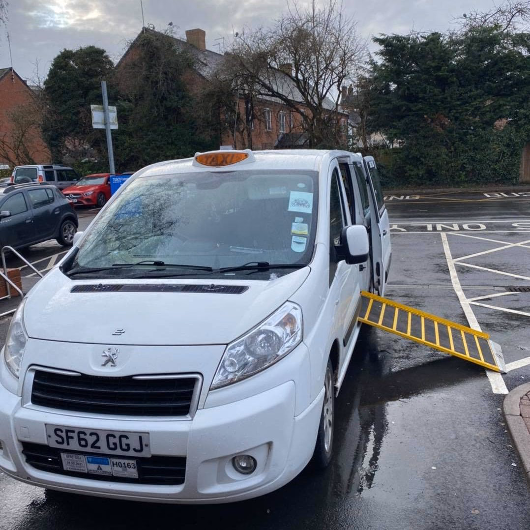 Does Dell's taxi use wheelchair accessible vehicles?