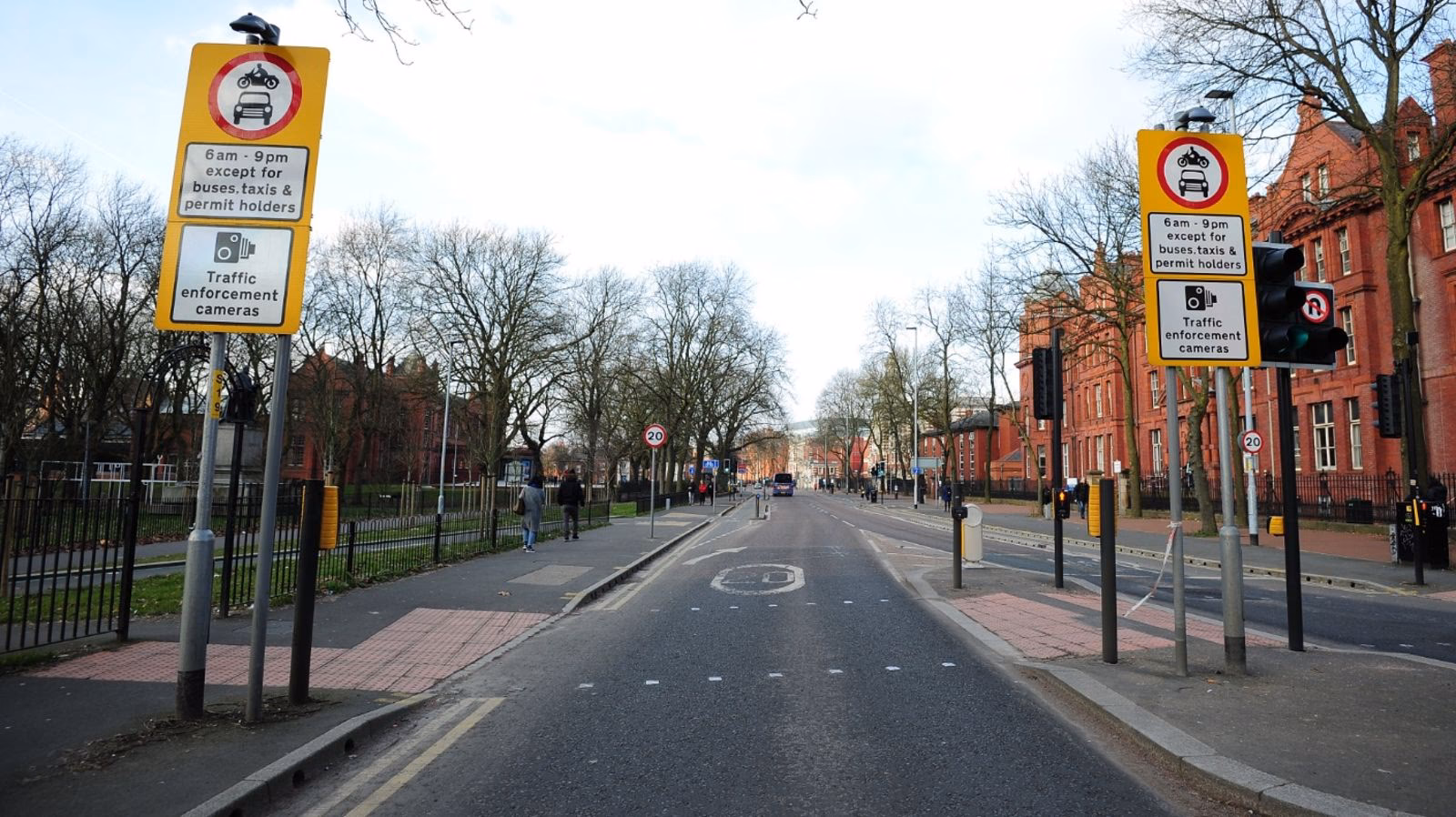 Did a man die on a double-decker bus in Oxford?