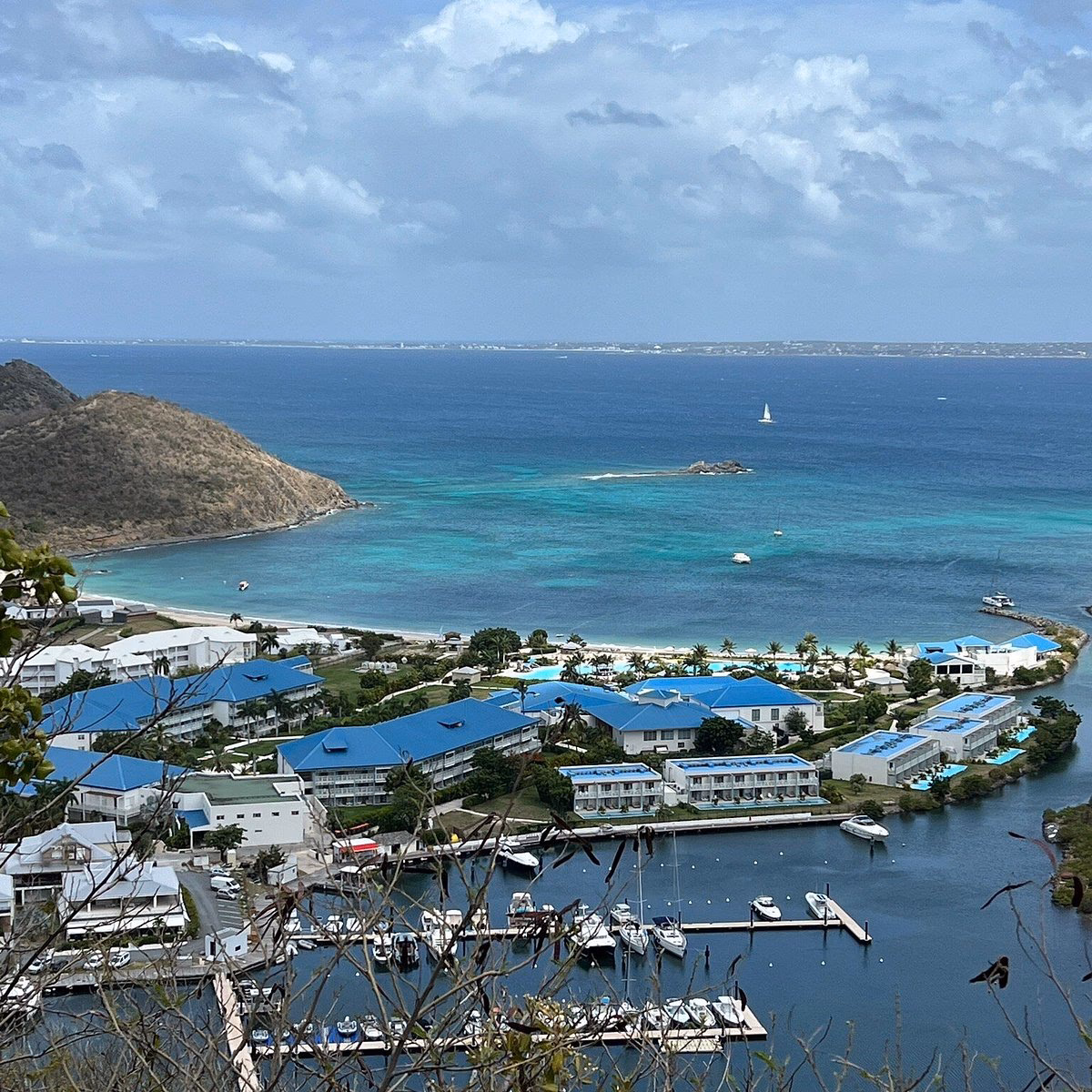 What are the benefits of using a taxi in St Martin?