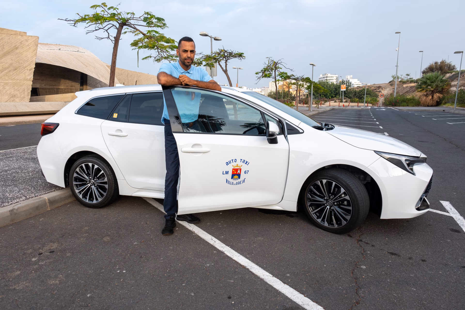 Is there a bus station in Costa Adeje?