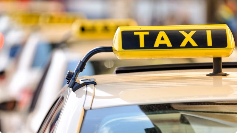 Does Madrid Airport offer free assistance to passengers with reduced mobility?