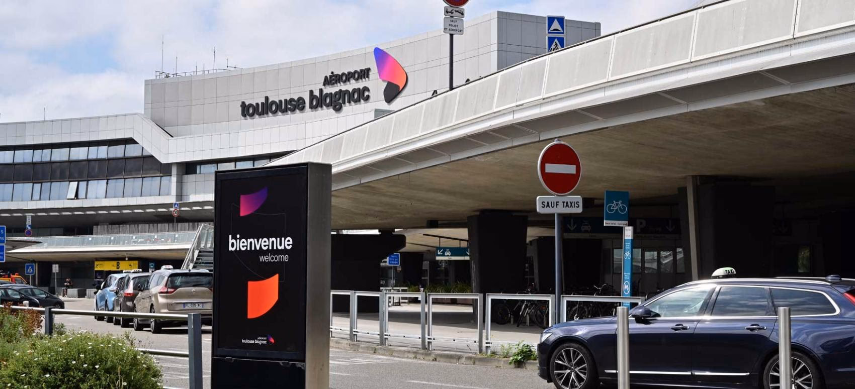 Comment modifier l'horaire de prise en charge d'un taxi aéroport ?