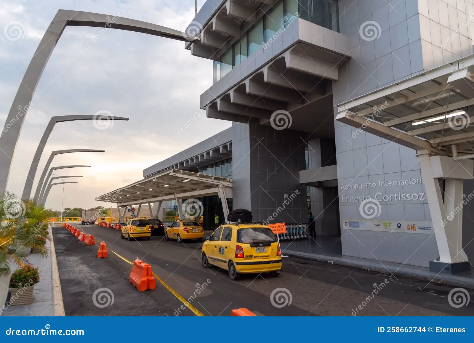 ¿Cuánto cuesta el taxi en el aeropuerto de Barranquilla?
