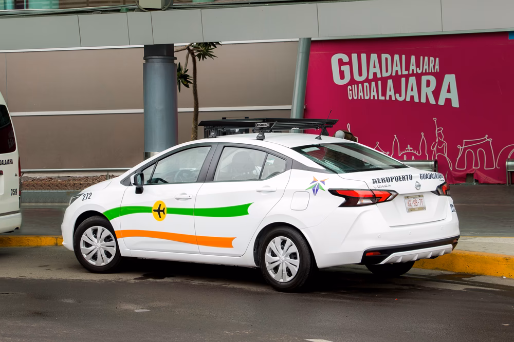 ¿Cuáles son los diferentes tipos de taxis del aeropuerto?