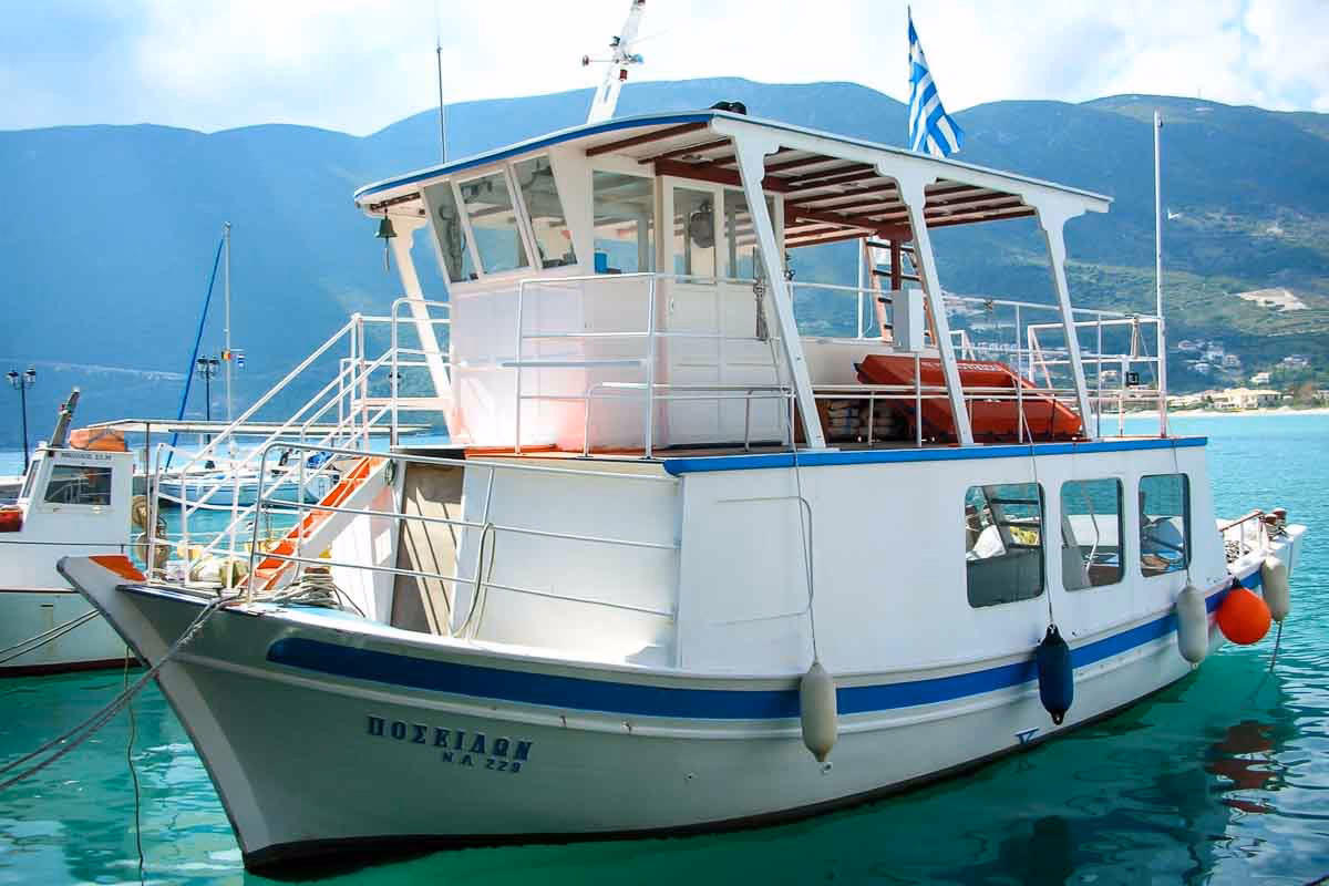 Is agiofili a good place to go snorkeling?