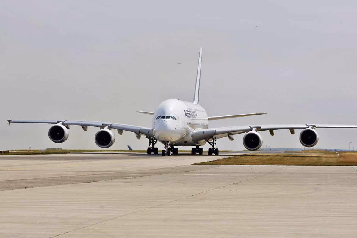 Which airlines operate the A380?