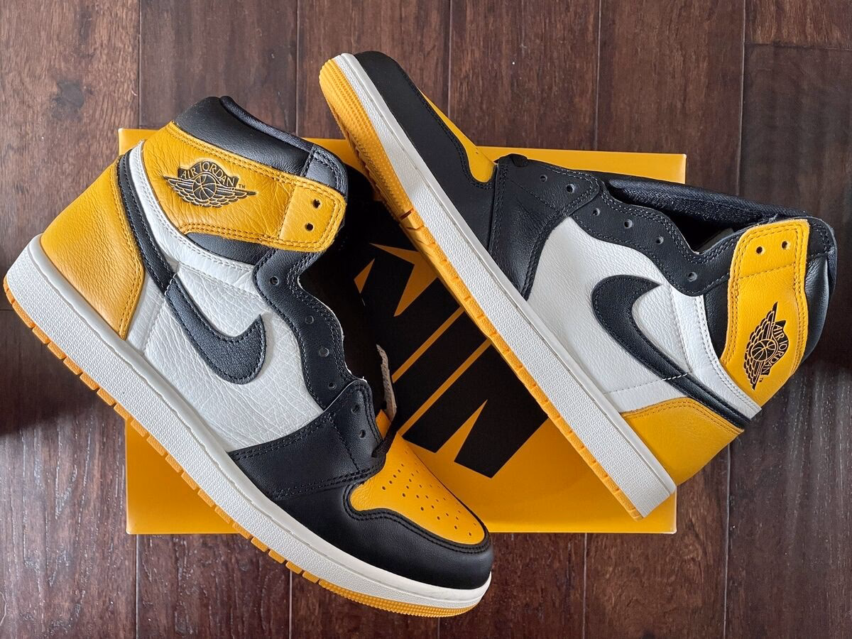What color is the Air Jordan 1 retro high og GS 'yellow toe'?
