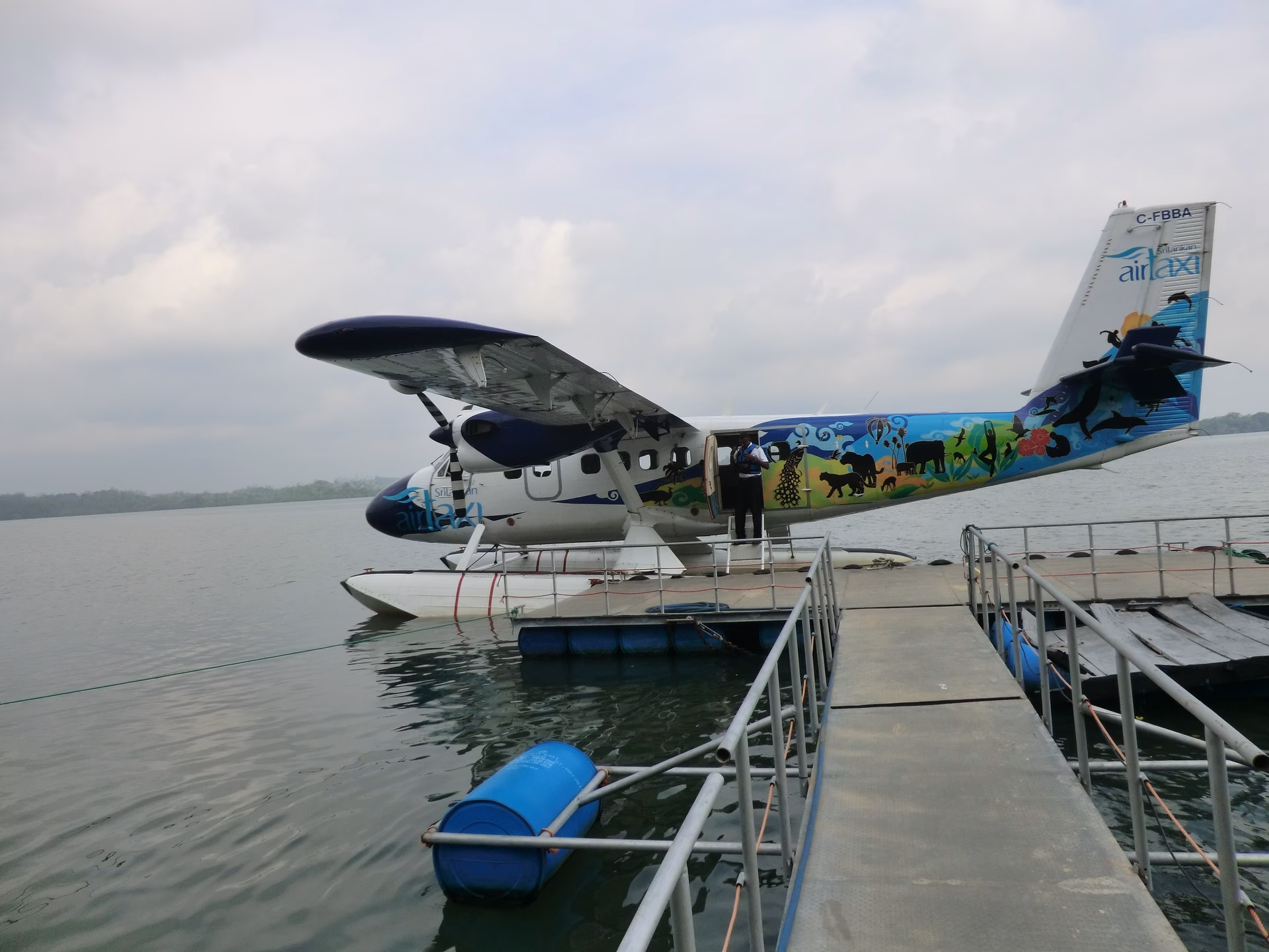 How to get from Arugam Bay to Colombo Airport (CMB)?