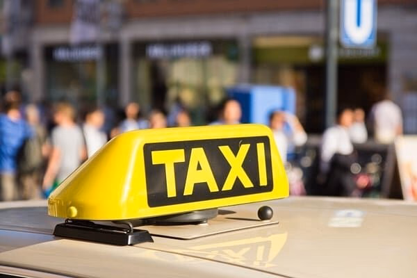 How to get to Greensboro airport?