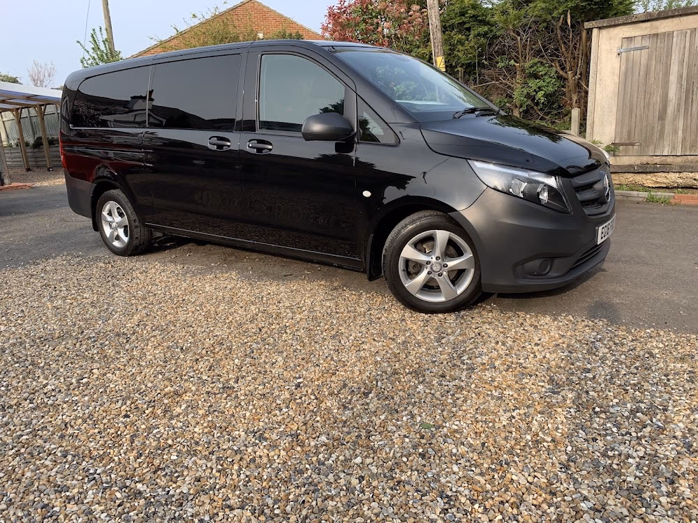 Who is Whitstable airport taxi services?