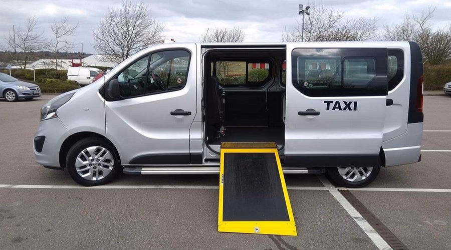 Who is the best airport transfer company in Kettering?