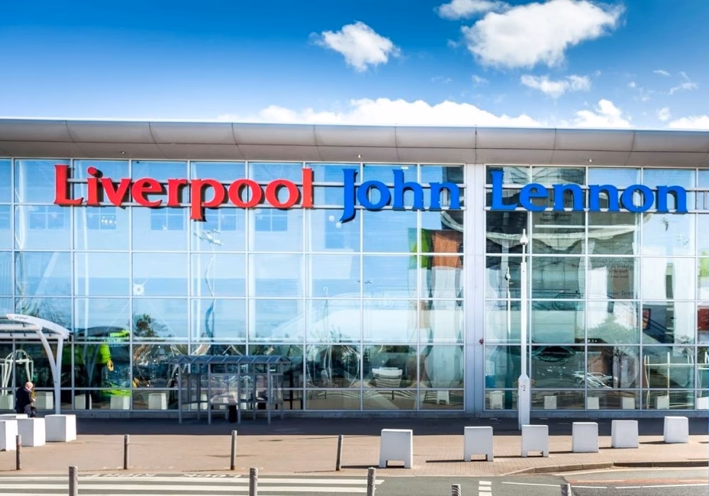 How does the taxi fare calculator work in Bolton?