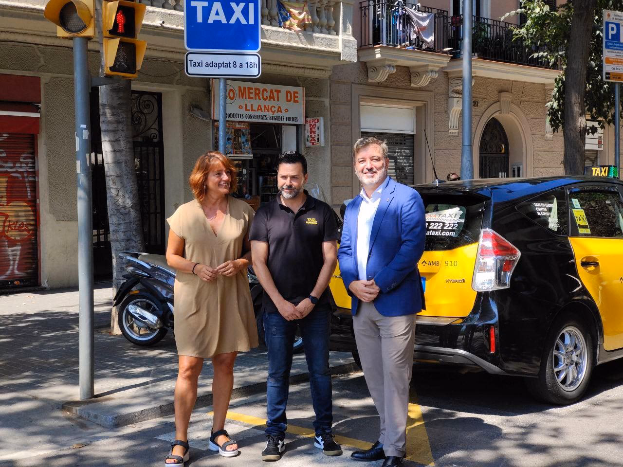¿Quién gestiona la flota de taxis en Barcelona?