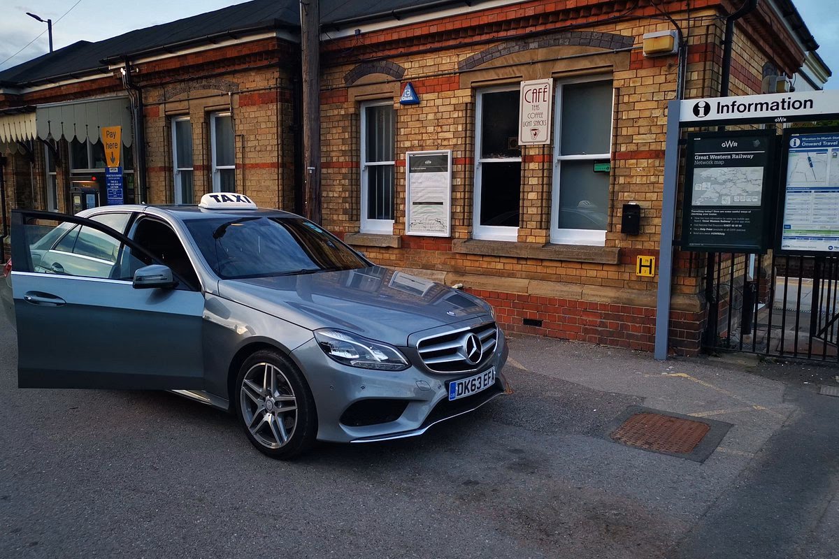 How does Evesham taxi fare calculator work?