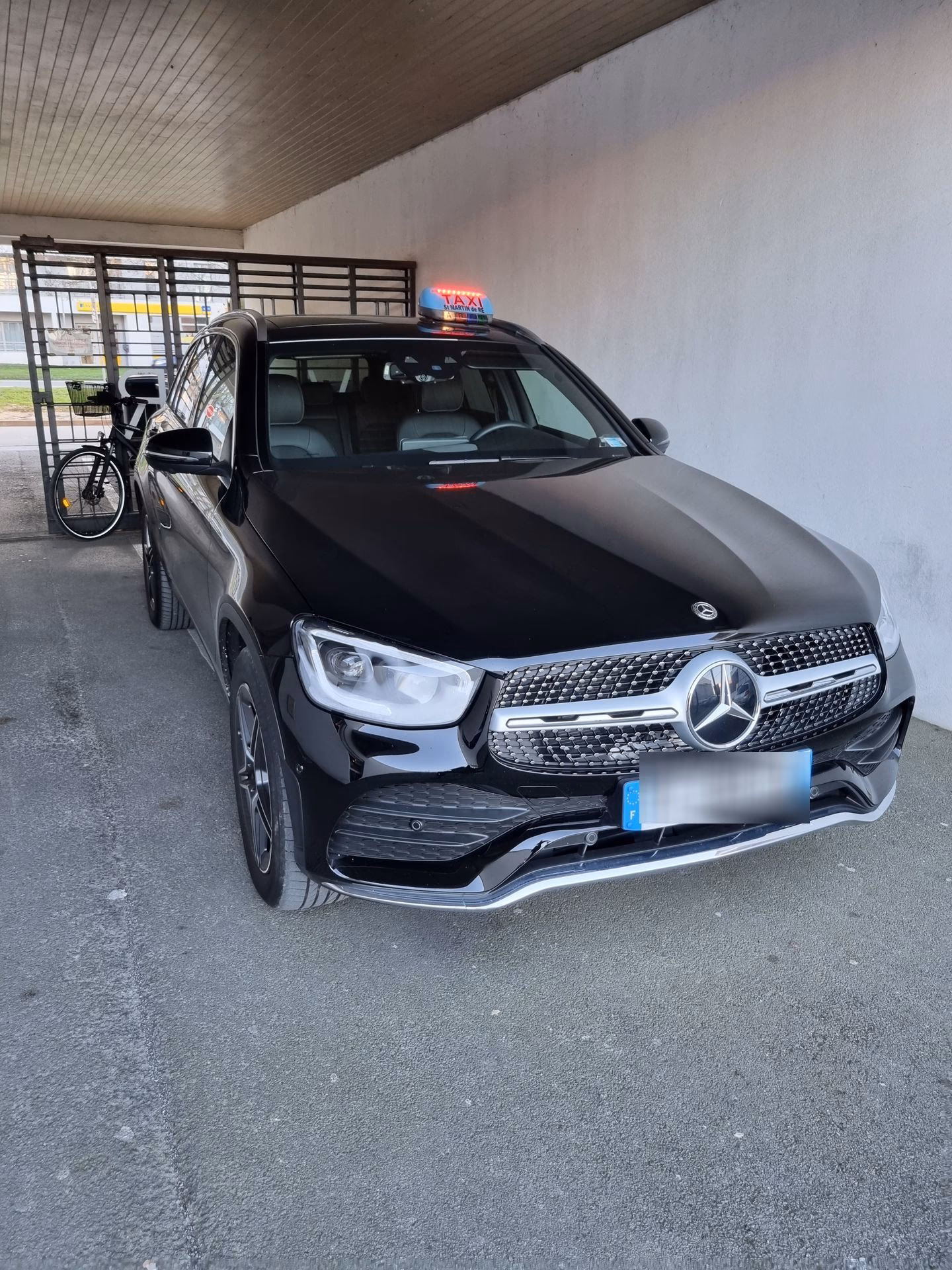 Comment puis-je commander un taxi en Île de France?