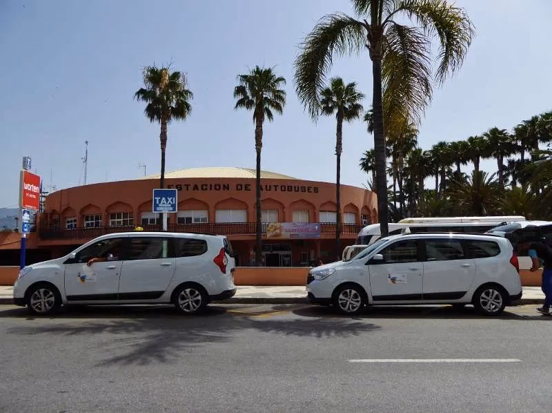 Which airport is closest to Almunecar?