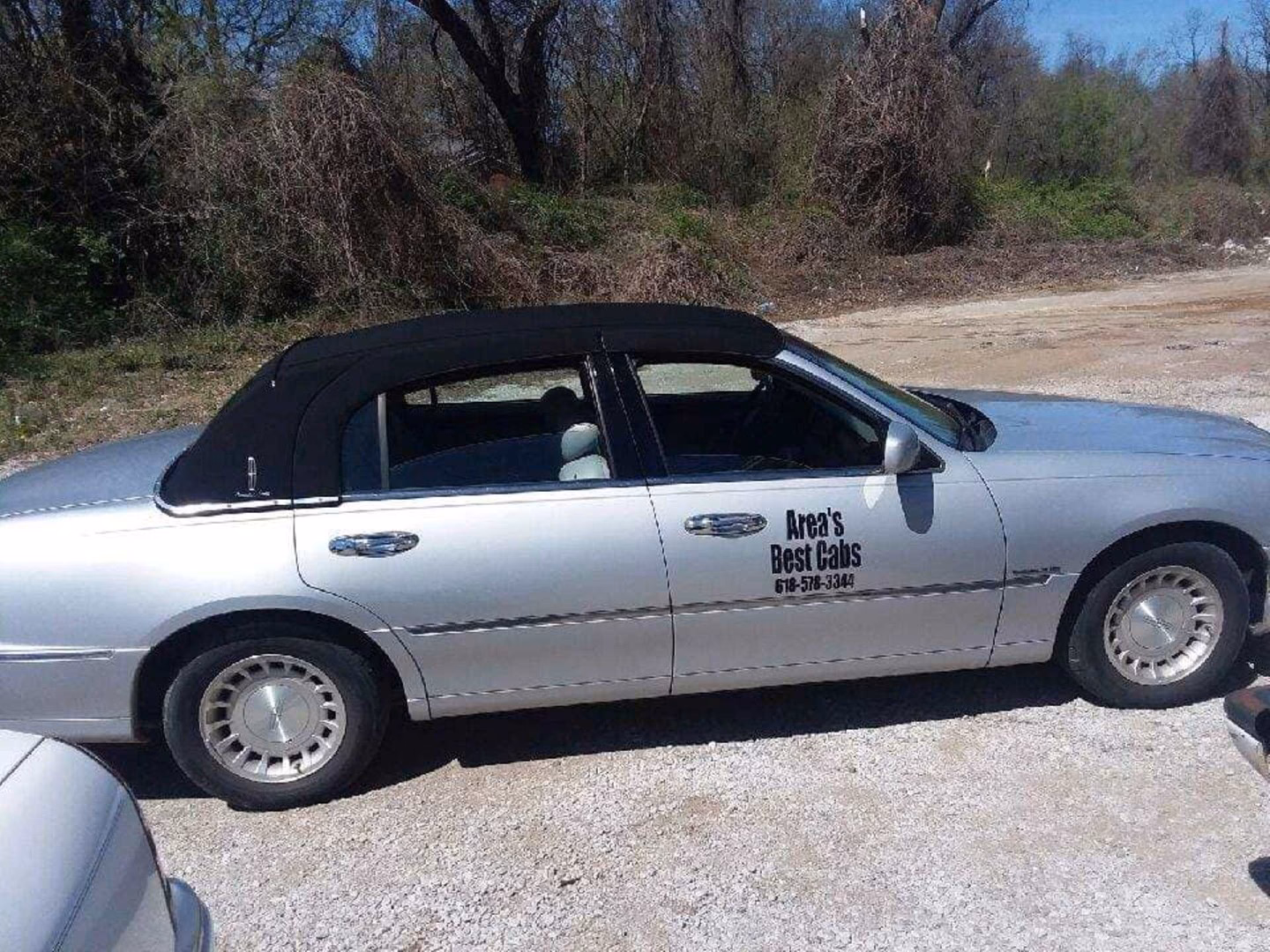 Do you tip Uber taxi drivers in Alton IL?