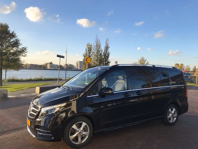 Does airport taxi Amsterdam have a car fleet?