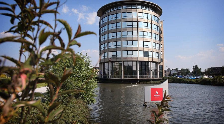 How far is best western Amsterdam Airport Hotel from Schiphol Airport?