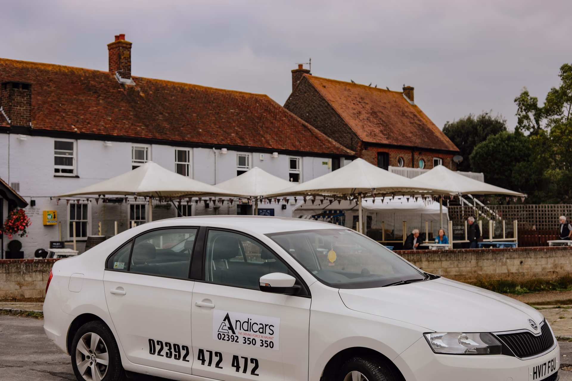 How do I book a taxi in Havant?