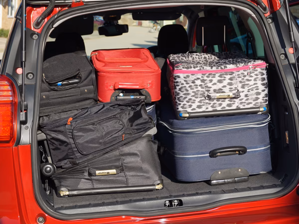 Where is Yell taxi based?