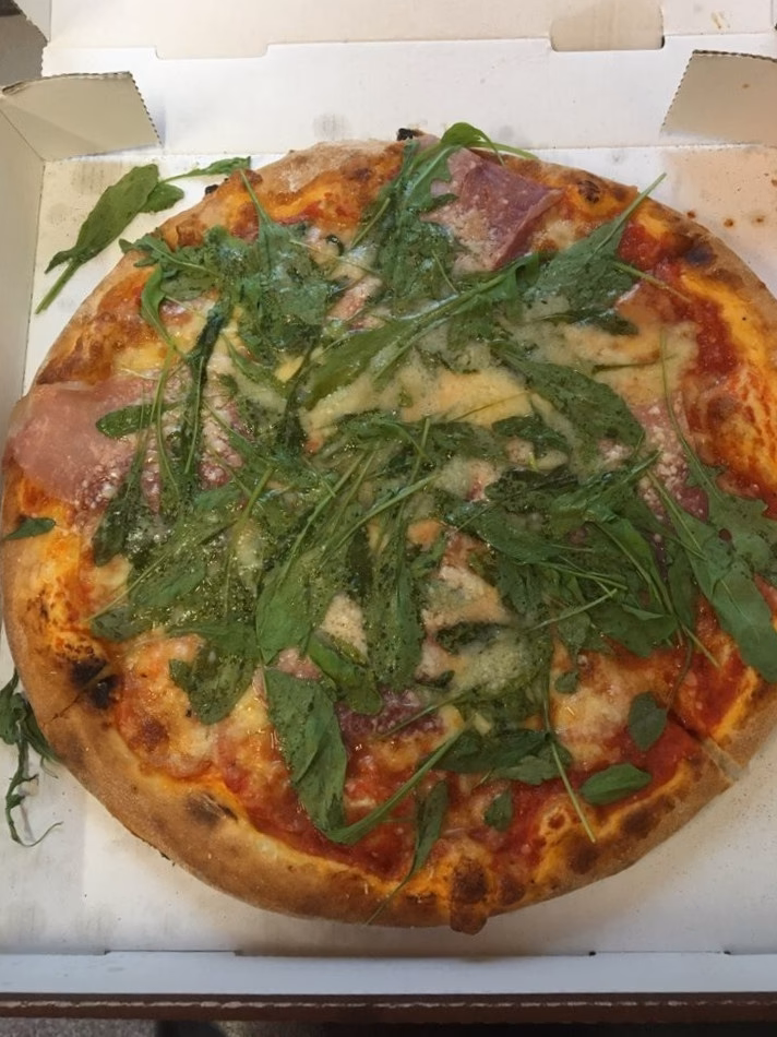 Kann man auch Salate bei Angelos bestellen?