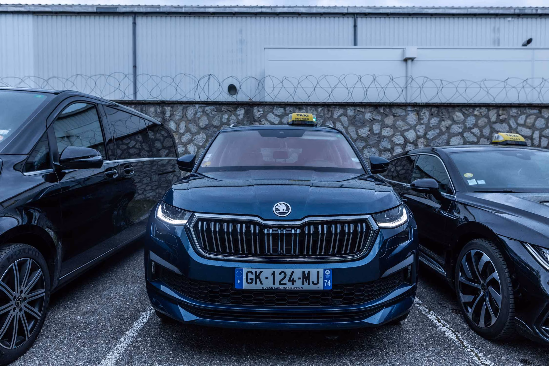 Do you tip a taxi driver in Annecy?