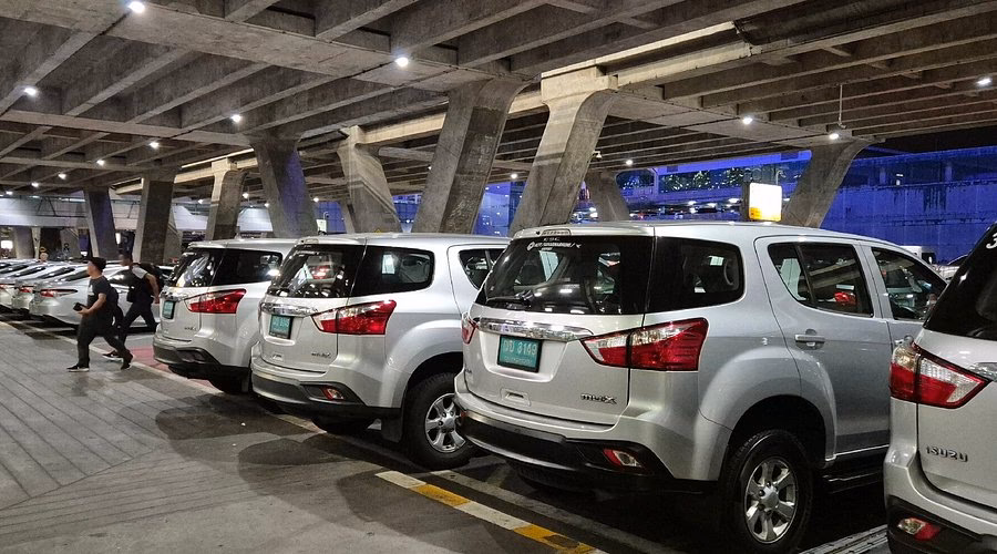 Can you get a taxi to a hotel in Bangkok?