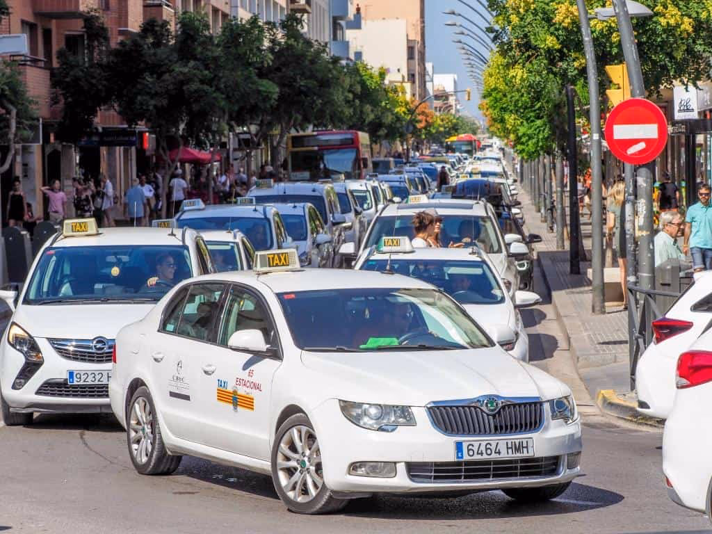 ¿Cómo solicitar un taxi?