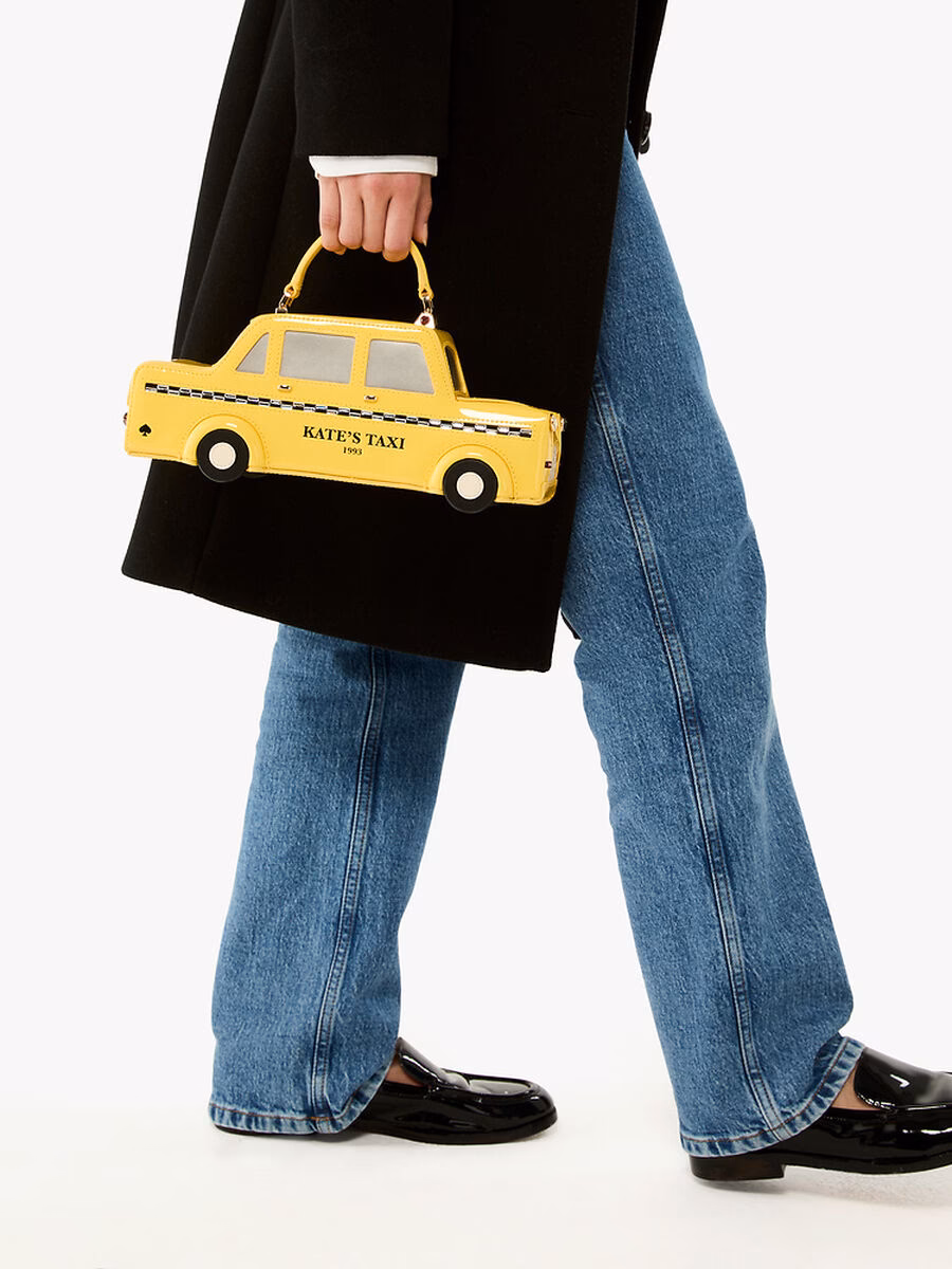 Does Apple know the location of my airtag?