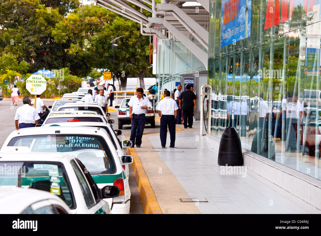 Can a taxi stop on a red route?