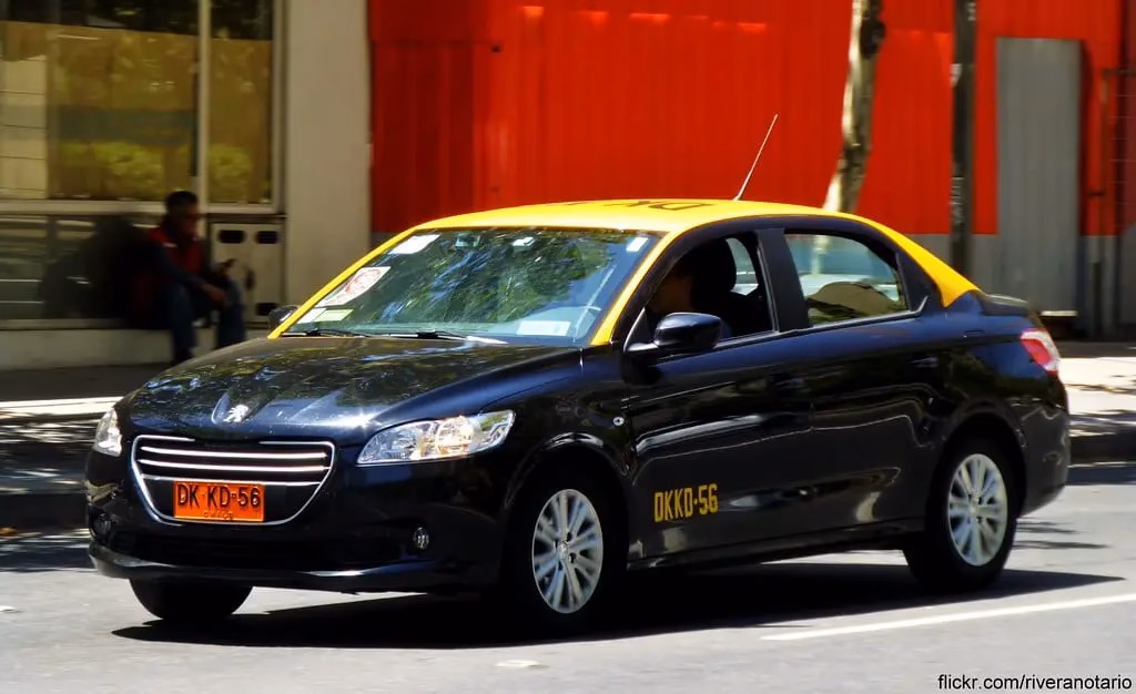 Are taxis expensive in Santiago?