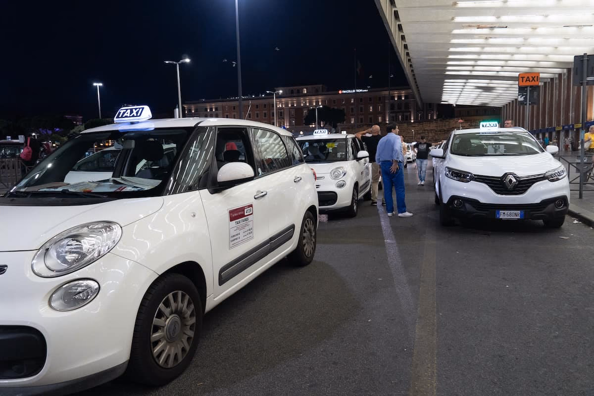 How to get from Fiumicino to Rome at night?