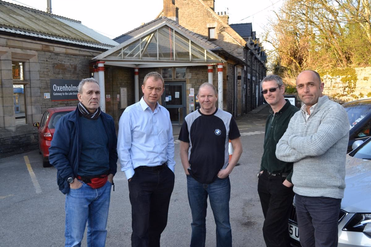 Where can I find a replacement coach service at Oxenholme Lake District?