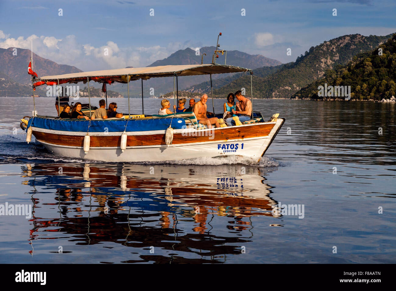 How do I stop a taxi in Marmaris?