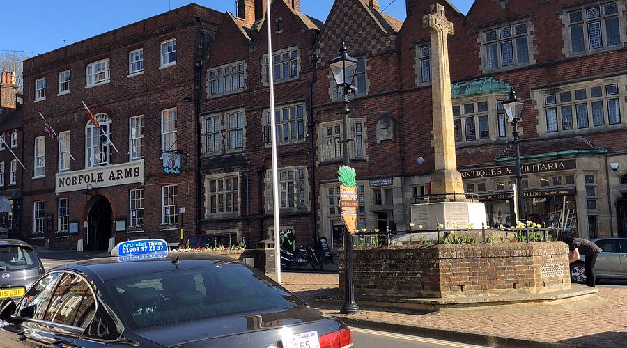 Where can I find a taxi rank in Arundel?