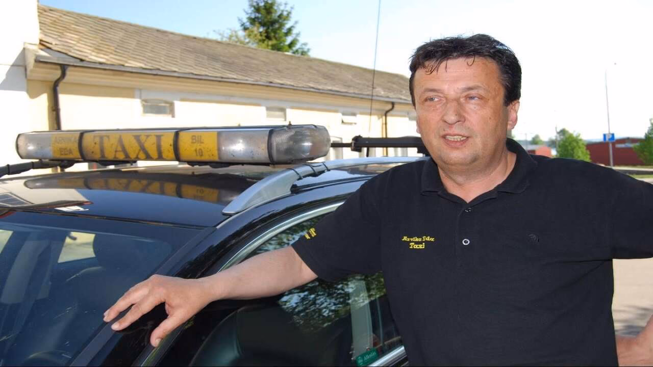 Who is a senior taxi?