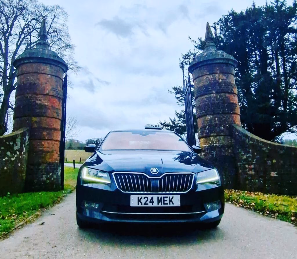 Where can I get a taxi from Brockenhurst airport & train station?